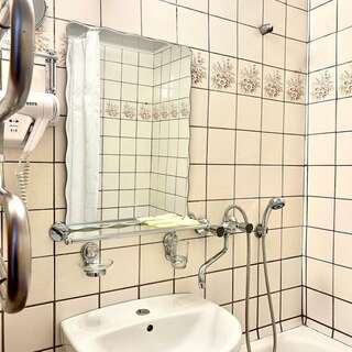 Гостиница Наталя Южно-Сахалинск Стандартный двухместный номер-6