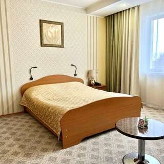 Гостиница Наталя Южно-Сахалинск Стандартный семейный номер-10