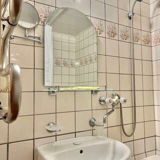 Гостиница Наталя Южно-Сахалинск Стандартный семейный номер-5